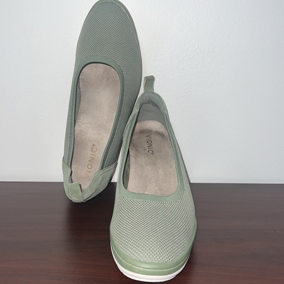 Vionic Jacey Knit Army Green Suede Trim Slip On Loafers - Picture 3 of 14